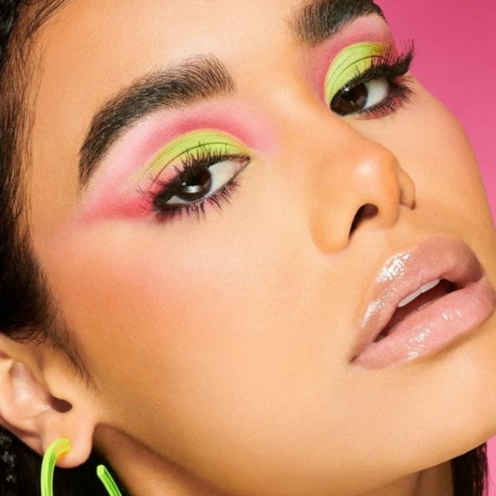 MORPHE x SOUR PATCH KIDS 
Sour Then Sweet Artistry Eyeshadow Palette - Picture 9 of 10